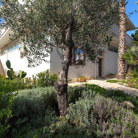B&B Le Radici Del Salento Luxury Rooms San Pancrazio Salentino Exteriör bild