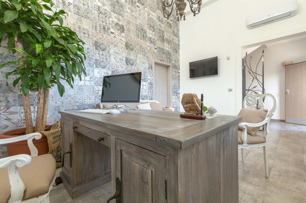 B&B Le Radici Del Salento Luxury Rooms San Pancrazio Salentino Exteriör bild
