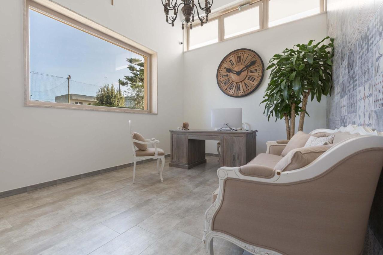 B&B Le Radici Del Salento Luxury Rooms San Pancrazio Salentino Exteriör bild