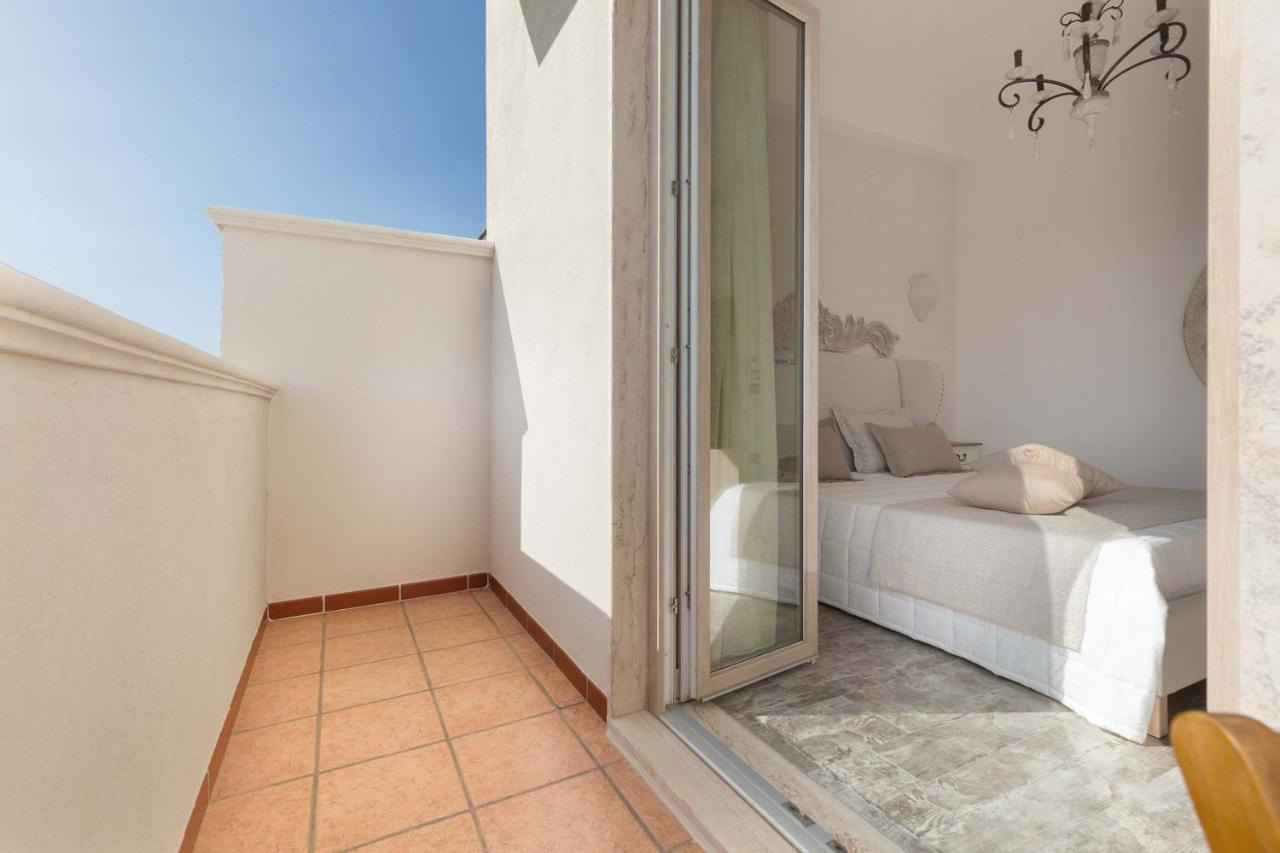 B&B Le Radici Del Salento Luxury Rooms San Pancrazio Salentino Rum bild