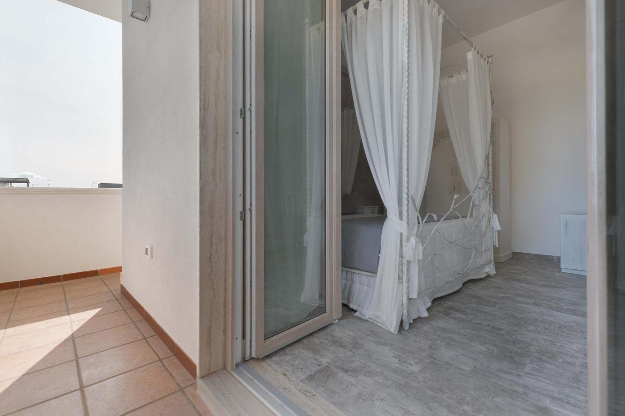 B&B Le Radici Del Salento Luxury Rooms San Pancrazio Salentino Rum bild